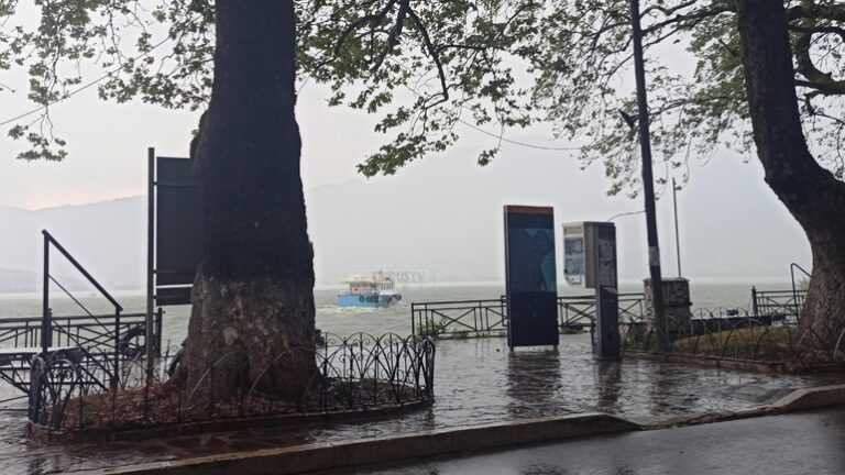 Ισχυρό μπουρίνι με σφοδρή χαλαζόπτωση έπληξε το λεκανοπέδιο Ιωαννίνων