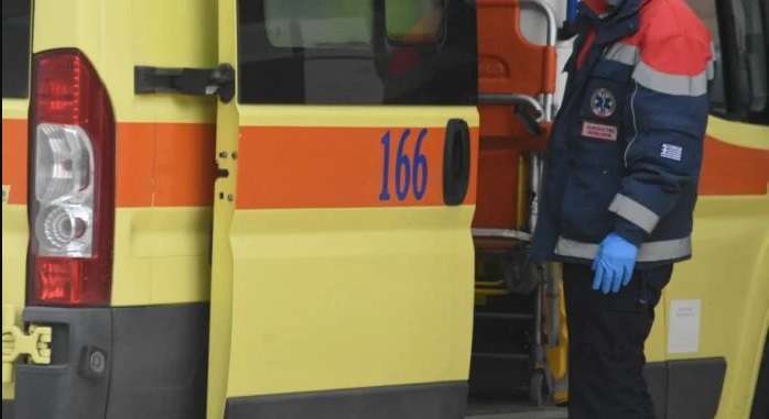 «Βουτιά θανάτου» 68χρονης από τον 6ο όροφο