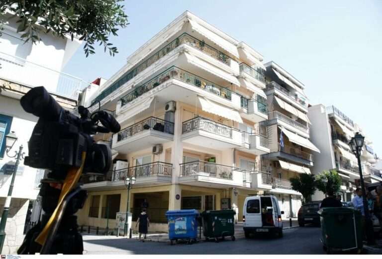 Προφυλακίστηκε ο 50χρονος που έσφαξε την μάνα του στην μπανιέρα του σπιτιού της