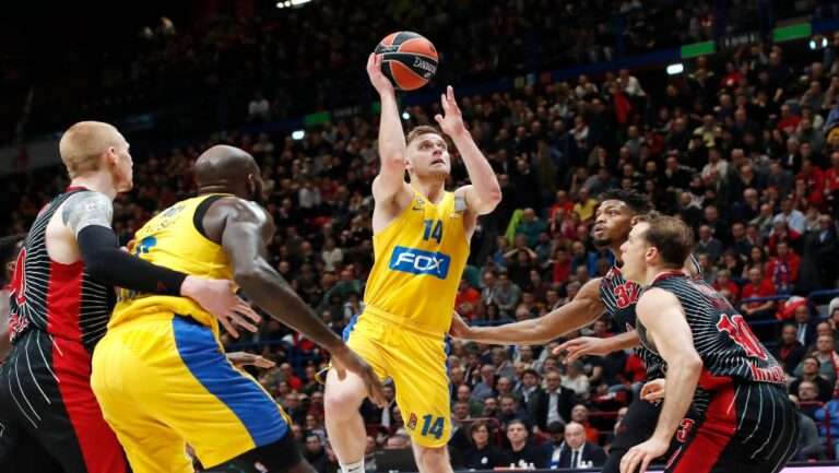 Αποσύρεται από Καλάθη και κοιτά το Plan B