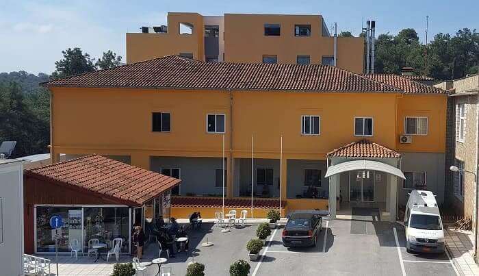 Ηγουμενίτσα: Νεαρή κοπέλα παραλίγο να πνιγεί – Την έσωσαν λουόμενοι, νοσηλεύεται διασωληνωμένη στο Νοσοκομείο Φιλιατών