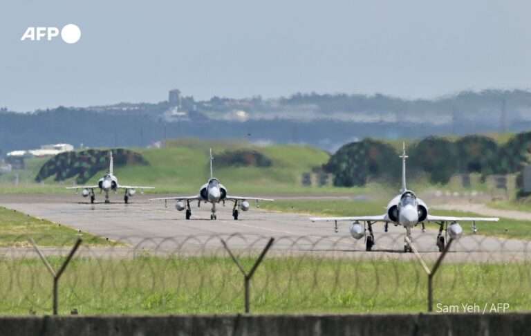 Ταϊβάν: Γυμνάσια του Πυροβολικού προσομοιώνουν την αντίδραση σε εισβολή της Κίνας