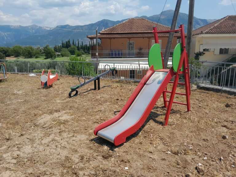 Τέσσερις νέες παιδικές χαρές σε χωριά του Δήμου Πάργας