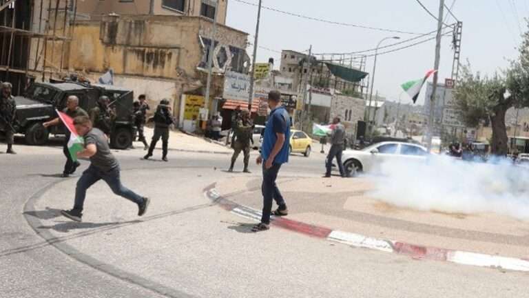 Ένας Παλαιστίνιος σκοτώθηκε από ισραηλινούς στρατιώτες στην κατεχόμενη Δυτική Όχθη