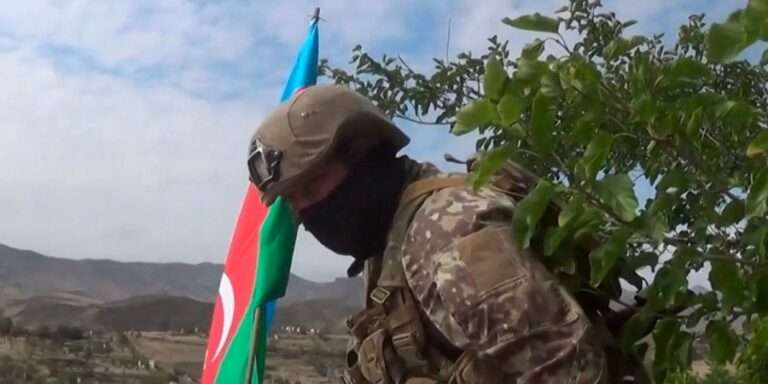 Συνομιλίες του Ρώσου υπ. Άμυνας με τον Αρμένιο ομόλογό του –  Παραβιάστηκε αμέσως μετά η εκεχειρία