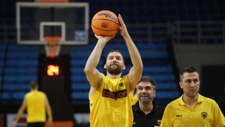 Στρέλνιεκς: «Αν ξέρετε ποιος είμαι, ξέρετε τι μπορώ να κάνω»