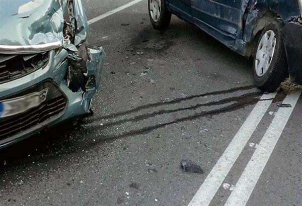 Σφοδρή σύγκρουση δύο αυτοκινήτων κοντά στη Νικόπολη.