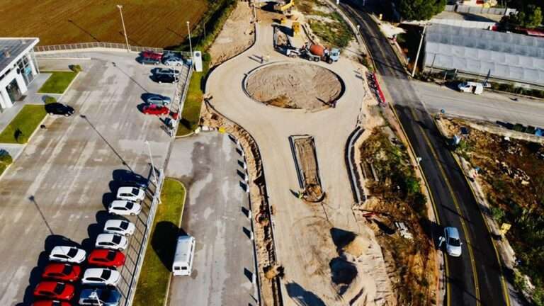 Προς ολοκλήρωση οι εργασίες στη συμβολή της παραλιακής οδού Πρέβεζας-Ηγουμενίτσας με την οδό Λασκαράτου.