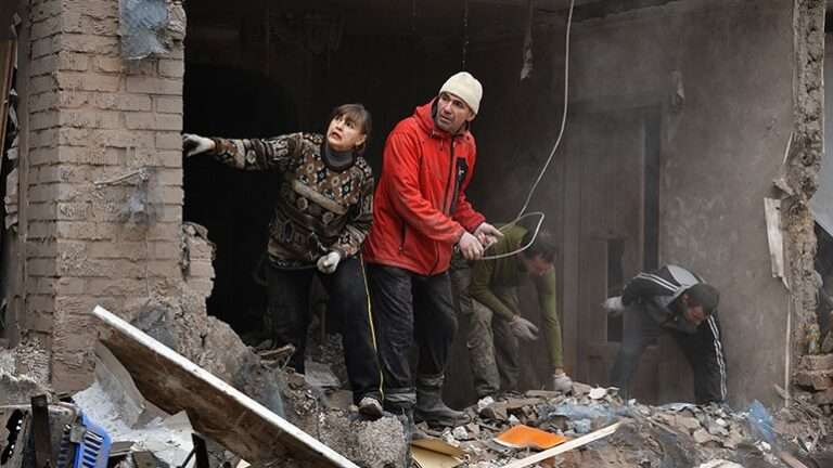 Ουκρανία: Μεγάλες διακοπές ρεύματος μετά τους ρωσικούς βομβαρδισμούς