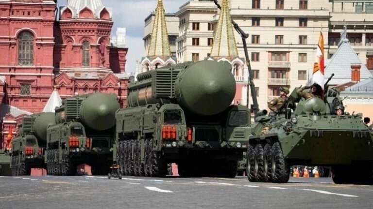 Πόλεμος στην Ουκρανία: Οι βρετανικές μυστικές υπηρεσίες επαγρυπνούν για τη χρήση πυρηνικών από τη Ρωσία