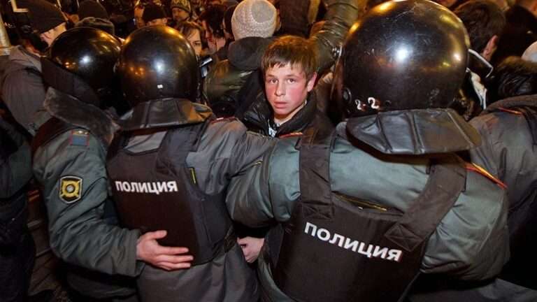 Γαλλία: Αυξάνονται τα αιτήματα ασύλου από Ρώσους που διαφωνούν με τον πόλεμο