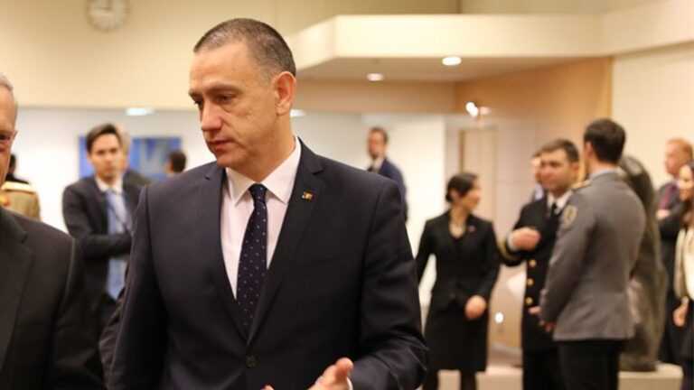 Υπουργός Άμυνας Ρουμανίας: «Θεωρώ ότι η απομάκρυνσή μου από την θέση μου είναι απαραίτητη»