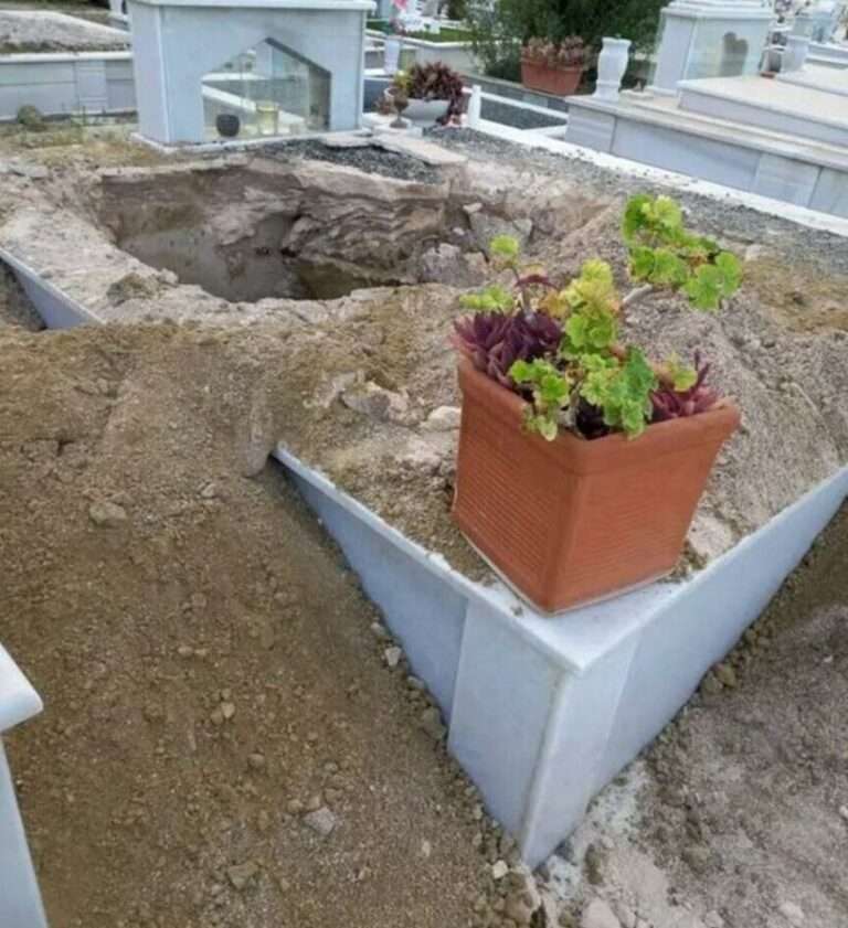 Σκηνές τραγωδίας- Ξεθάβουν τους νεκρούς για να περάσει ο νέος δρόμος