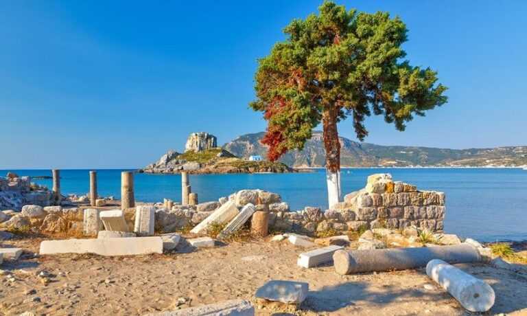 Σάλος: Καταδικασμένος Άγγλος παιδόφιλος επιτράπηκε να επισκεφθεί την Κω για διακοπές