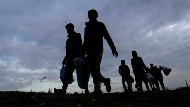 «Δρόμος φυγής» μεταναστών η Ήπειρος – Ανέλαβαν ξανά δράση τα «κυκλώματα» που τους προωθούν προς Κακαβιά, Ηγουμενίτσα και τις ακτές…