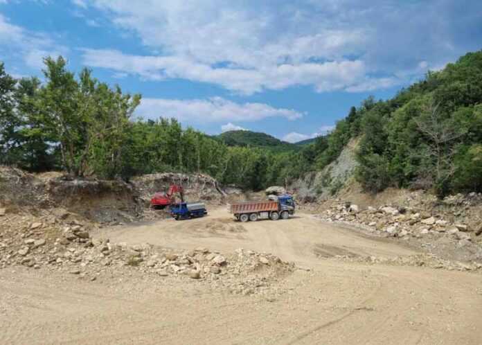 Στην αντεπίθεση βγαίνει ο Δήμαρχος Δωδώνης με φωτογραφικά ντοκουμέντα για τις παράνομες αμμοληψίες Καχριμάνη​