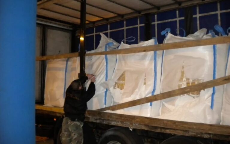 Ηγουμενίτσα: Κρύφτηκαν σε φορτηγό για να ταξιδέψουν στο εξωτερικό