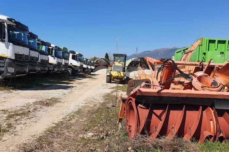 Νέο στραπάτσο του Αλ. Καχριμάνη – Παράνομες και νέες συμβάσεις της Περιφέρειας για τα απορρίμματα