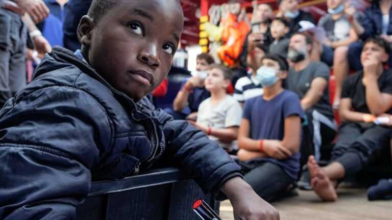 Η αποβίβαση μεταναστών στη Γαλλία κατόπιν άρνησης της Ιταλίας, «δεν πρέπει να επαναληφθεί», λέει η SOS Méditerranée