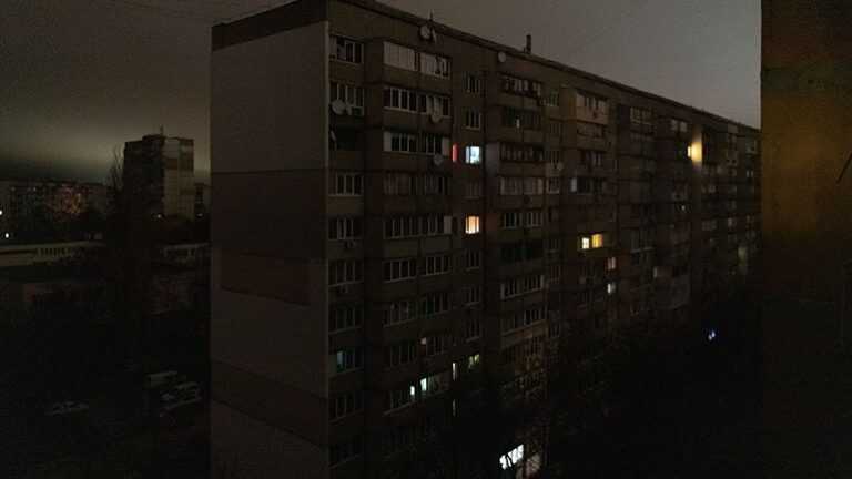 Ουκρανία: Δύσκολη αναμένεται η επόμενη εβδομάδα στο Κίεβο μετά τα ρωσικά χτυπήματα