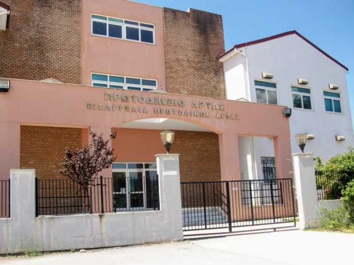 Άρτα: Παραπέμπεται με την κατηγορία της ανθρωποκτονίας από πρόθεση ο 60χρονος  αδελφοκτόνος 