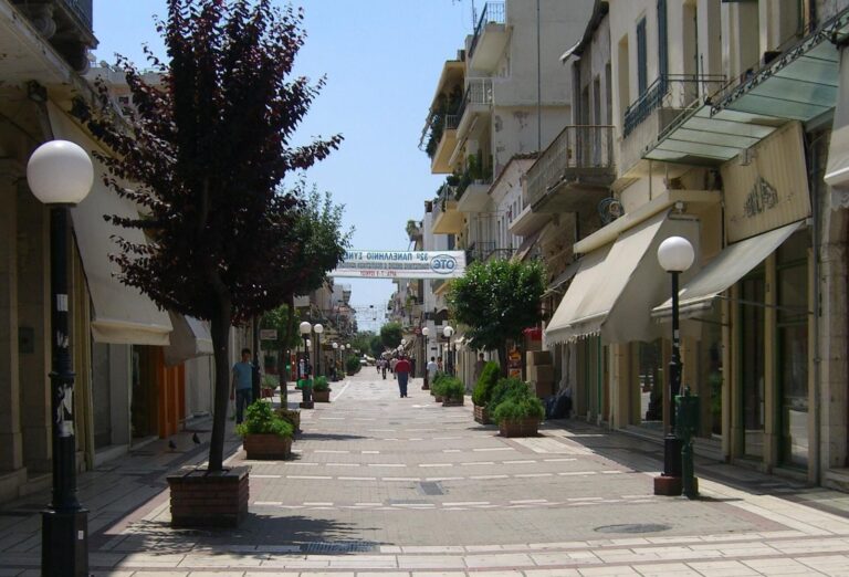 Δεκάδες κλειστά καταστήματα στην Άρτα περιμένουν νέους ενοικιαστές – Ψυχορραγούν ο εμπορικός κόσμος και η εστίαση.