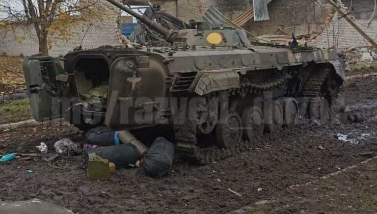 Με το ελληνικό εθνόσημο επάνω καίγονται «σαν λαμπάδες» στην ουκρανική πεδιάδα τα «ελληνικά» ΤΟΜΑ BMP-1