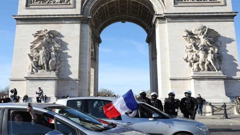 Γαλλία: Οι πολίτες καλούνται να παραδώσουν στην αστυνομία τα όπλα που κατέχουν χωρίς άδεια