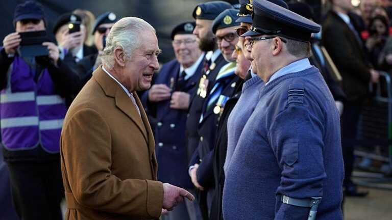 Επίθεση με αυγά στον βασιλιά Κάρολο – Μία σύλληψη