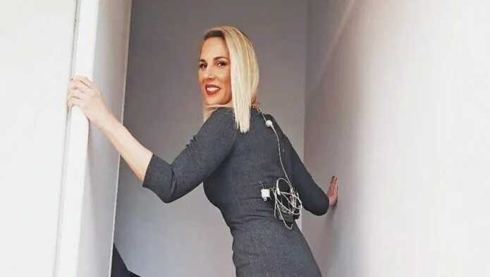 Ντόρα Κουτροκόη: Νέα καρφιά για Δημήτρη Οικονόμου και Άκη Παυλόπουλο – «Μου έφτασε ότι χαιρέτισα το μακιγιάζ»