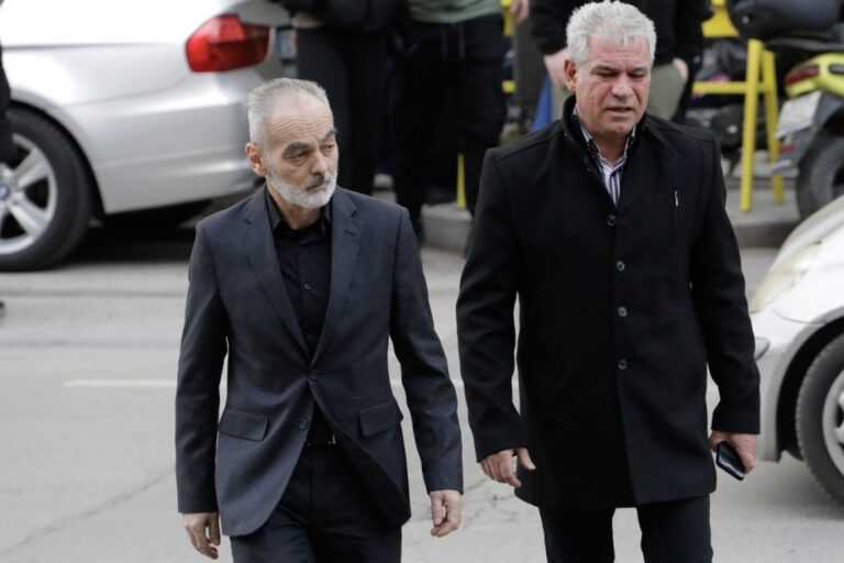 Ραγίζει καρδιές ο πατέρας του Άλκη: «Τη συγγνώμη να τη δώσουν μπροστά στο μνήμα του Άλκη»