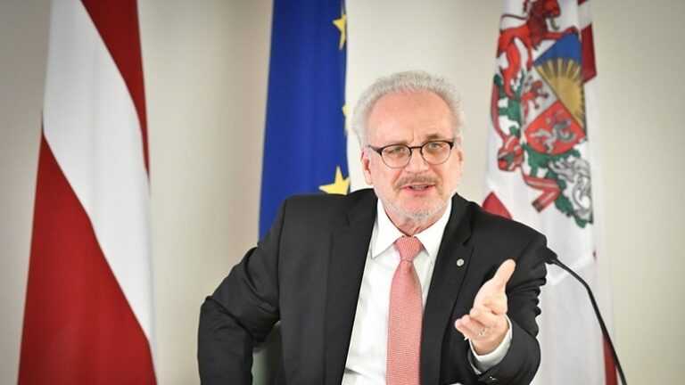 Λετονία: Ο πρόεδρος Λέβιτς καλεί τη Γερμανία να στείλει στην Ουκρανία άρματα μάχης Leopard 2