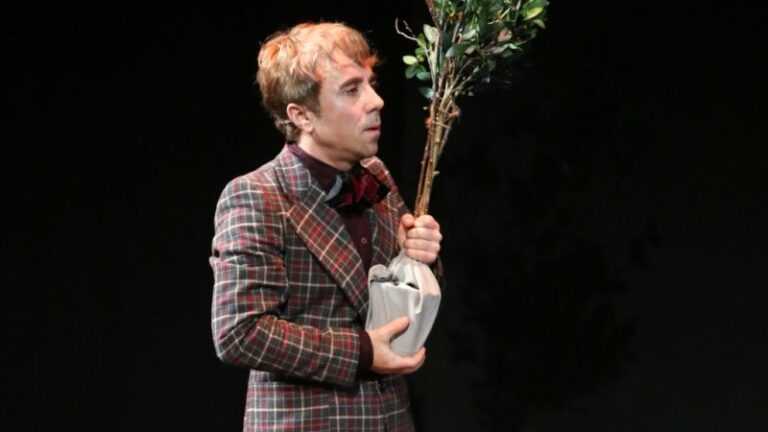 Θανάσης Τσαλταμπάσης: «Το γεγονός ότι στα 14 μου έπαιξα με την Αλίκη Βουγιουκλάκη στο θέατρο το βίωσα σαν παραμύθι»