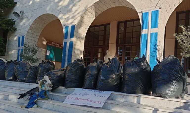 Μείζον περιβαλλοντικό πρόβλημα στην Κόνιτσα με τα σκουπίδια να κατακλύζουν τον ποταμό Αώο