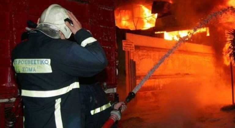 Τραγωδία: Κάηκαν δύο αδέλφια μέσα σε λυόμενο σπίτι