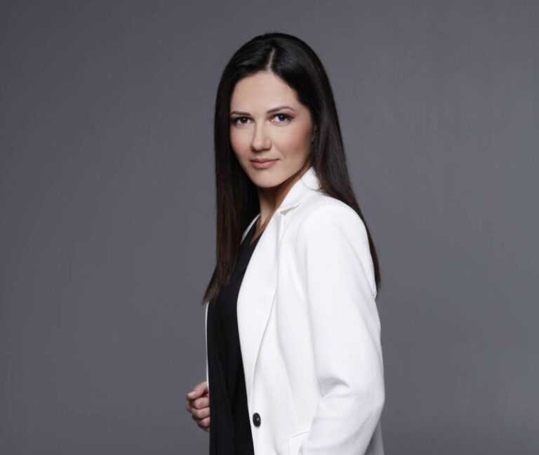 Στέλλα Γκαντώνα: «Ένας φίλος μου μού είπε -κάνοντας χιούμορ- πως με τέτοια ωράρια θα μείνω γεροντοκόρη»