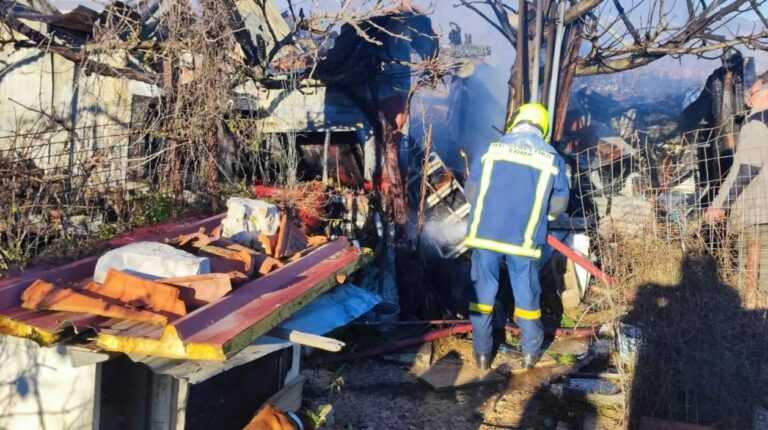 Φωτιά σε αποθήκη στην Ανατολή Ιωαννίνων – Κάηκαν ζωντανά 5 κυνηγόσκυλα