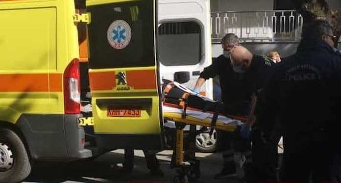 Νεκρή γυναίκα μετά από πτώση από τον τρίτο όροφο πολυκατοικίας – Την εντόπισε η κόρη της