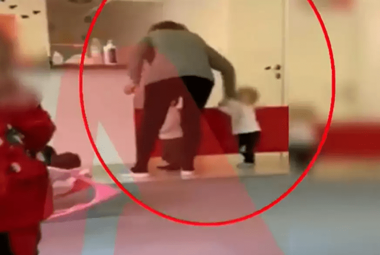 Η βρεφονηπιοκόμος που χτυπούσε παιδιά σε βρεφικό σταθμό κατηγορείται για κακοποίηση άλλων 8 παιδιών