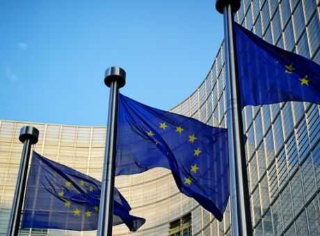 Κομισιόν: «Όλοι εκτός από τους πολίτες μπορούν να καταγράφουν τις τηλεφωνικές τους συνδιαλέξεις»!