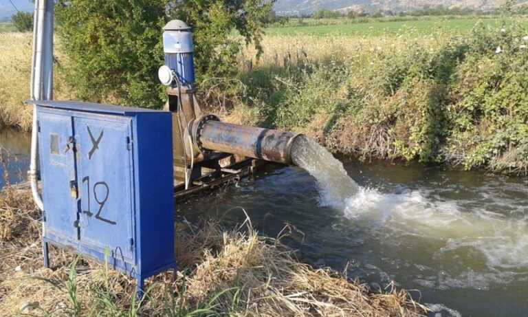 Σε απόγνωση οι αγρότες της Παραμυθιάς – Η ΔΕΗ έκοψε το ηλεκτρικό στον ΤΟΕΒ λόγω χρεών