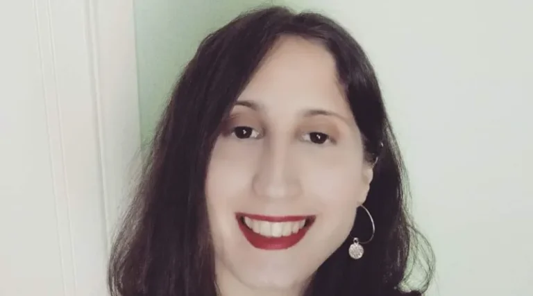 Η Θεοδώρα Γώγου, η δασκάλα του 1ου Δημοτικού Σχολείου Καναλακίου δίνει μάχη για τη ζωή της και χρειάζεται τη βοήθεια μας.