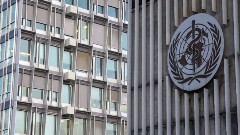 ΠΟΥ: Χαρακτηριστικά εποχικής γρίπης παίρνει ο Covid-19