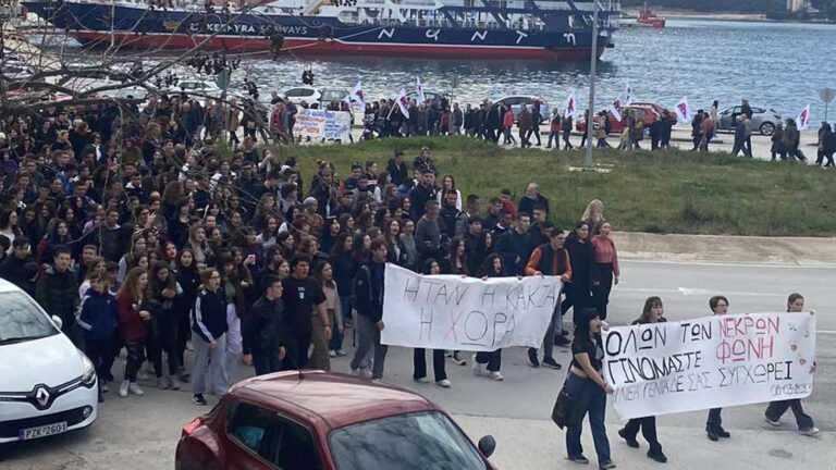 Πρωτοφανής συμμετοχή στην κινητοποίηση της Ηγουμενίτσας – «Το έγκλημα αυτό να μη συγκαλυφθεί»