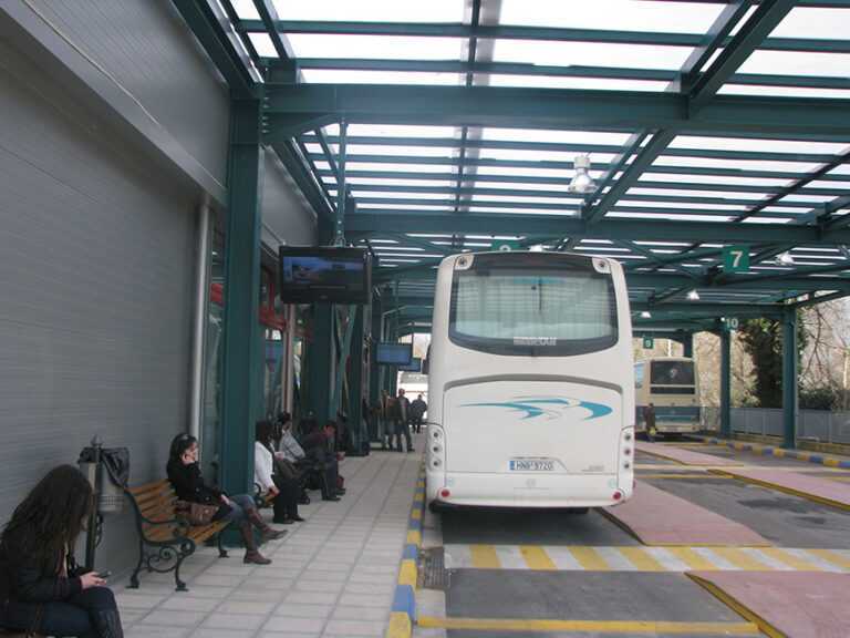 Λεωφορείο του υπεραστικού ΚΤΕΛ Ιωαννίνων με μαθητές έμεινε στον δρόμο από σοβαρή βλάβη