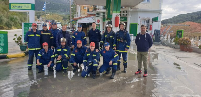 Άσκηση της πυροσβεστικής υπηρεσίας σε πρατήριο καυσίμων στην Πάργα