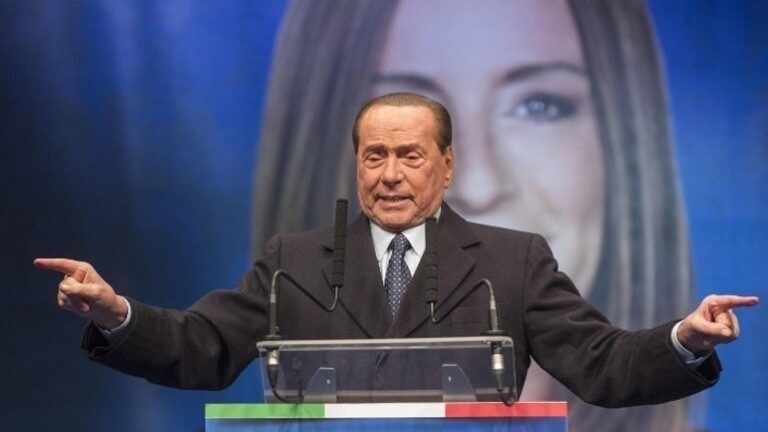 Σε πρόβλημα χρόνιας λευχαιμίας αναφέρεται το πρώτο ιατρικό ανακοινωθέν για την υγεία του Μπερλουσκόνι