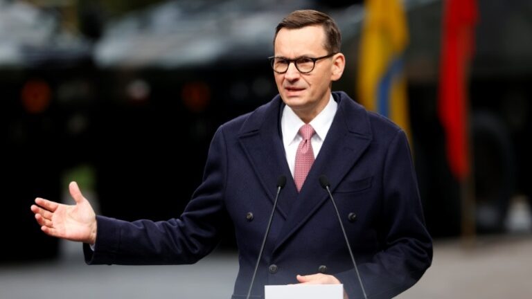 Η συμμαχία με την Ουάσινγκτον είναι «απόλυτο θεμέλιο» της ευρωπαϊκής ασφάλειας, λέει ο Πολωνός πρωθυπουργός