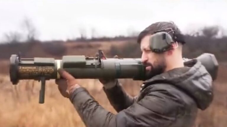 Ρώσος YouTuber επιχείρησε να χρησιμοποιήσει αντιαρματικό όπλο και αυτοτραυματίστηκε