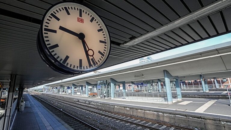 Συνεχίζεται η απεργία στις σιδηροδρομικές μεταφορές της Γερμανίας